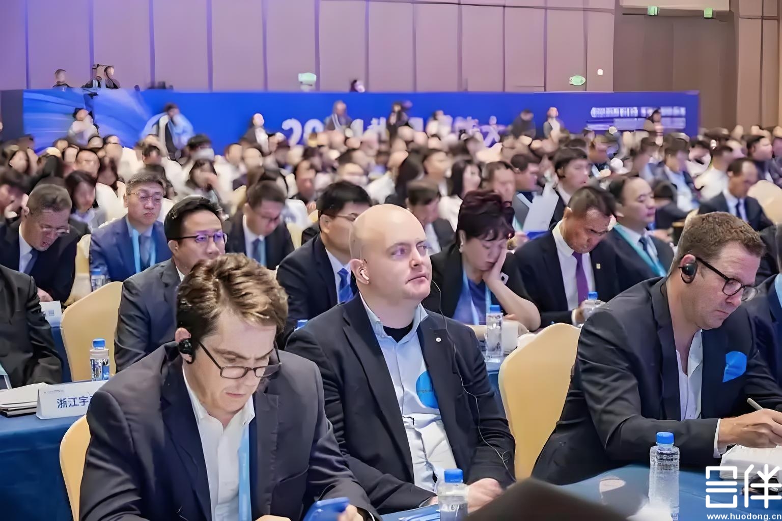 AI同传，AI翻译，字幕上屏，医疗会议